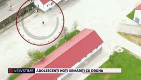 Adolescenți hoți urmăriți cu drona